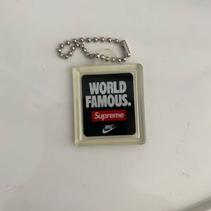 Supreme Nike Hang Tag Dunk (2012)